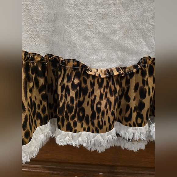 Umgee Beige Top With Leopard Trim And Fringe - Picture 2 of 4